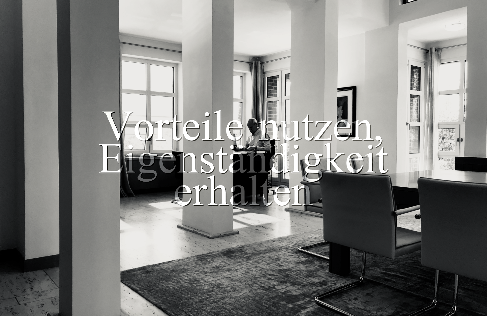 Schriftzug auf Hintergrundbild