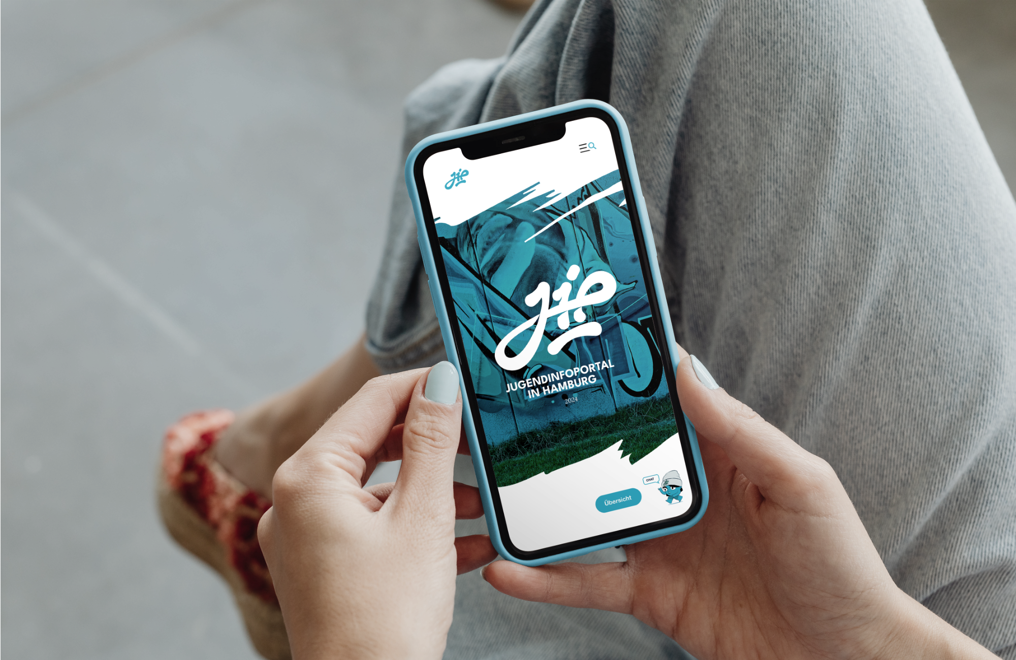 Darstellung der Website des JugendInfoPortals jip auf einem Mobiltelefon