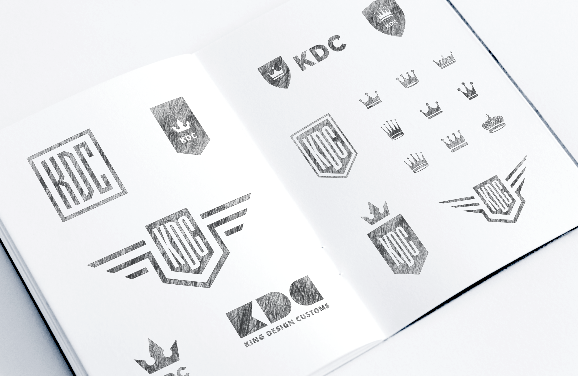 Skizzen von Logo-Entwürfen